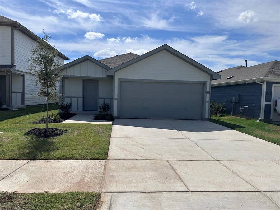 Property photo for 5549 Rollins Drive, Krum, TX