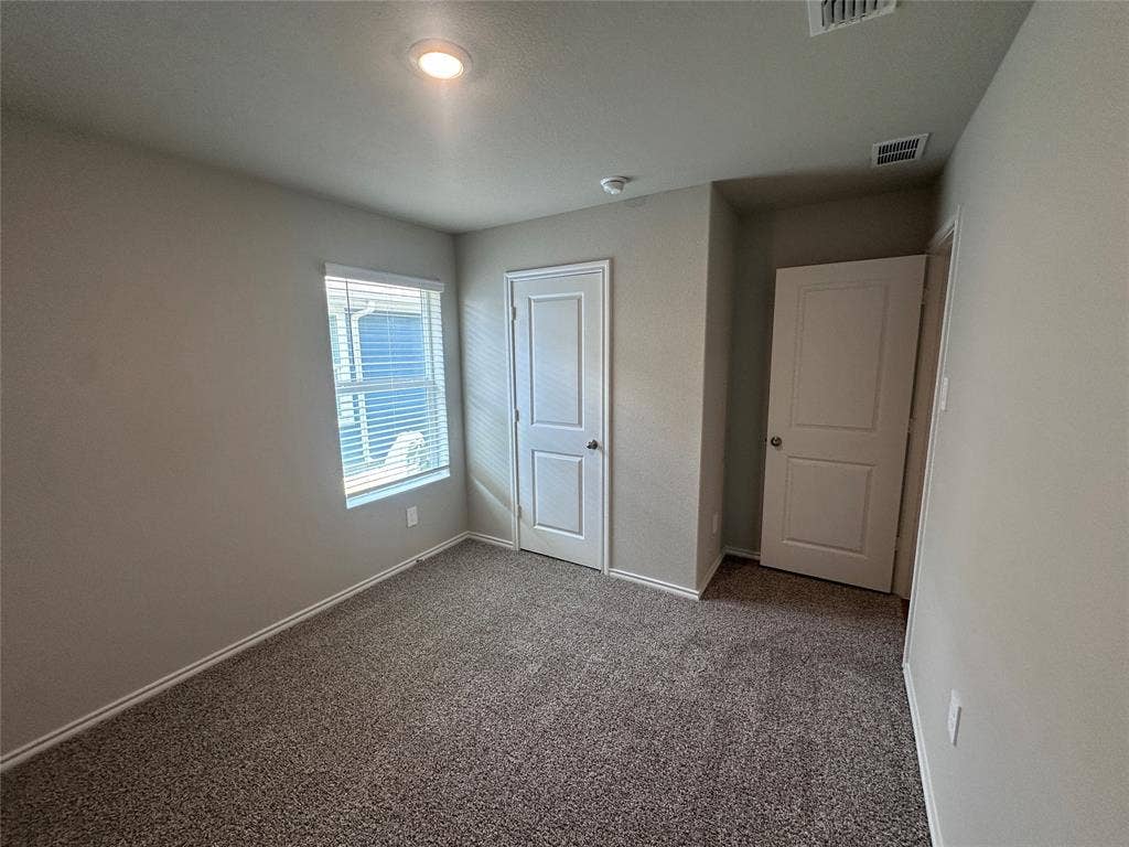 5549 Rollins Drive, Krum, TX 76249