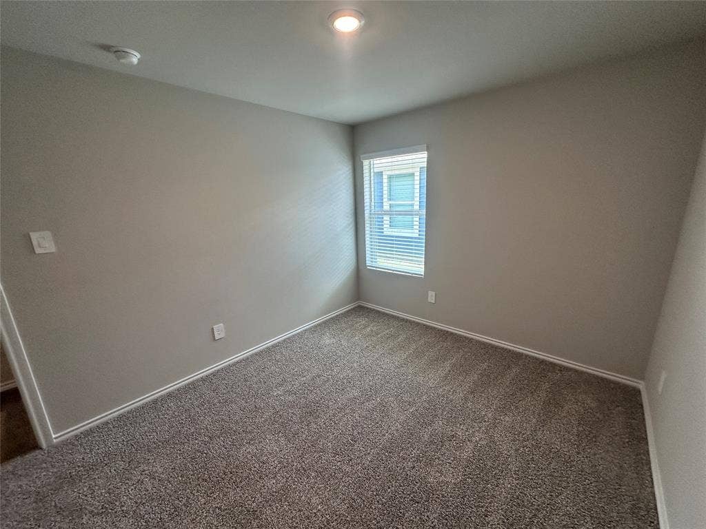 5549 Rollins Drive, Krum, TX 76249