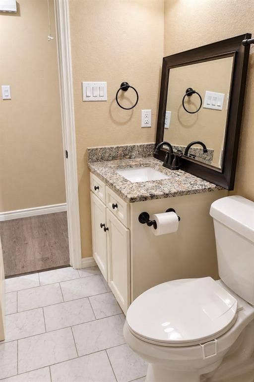 507 Morris Street, Terrell, TX 75160 Guest Bathroom