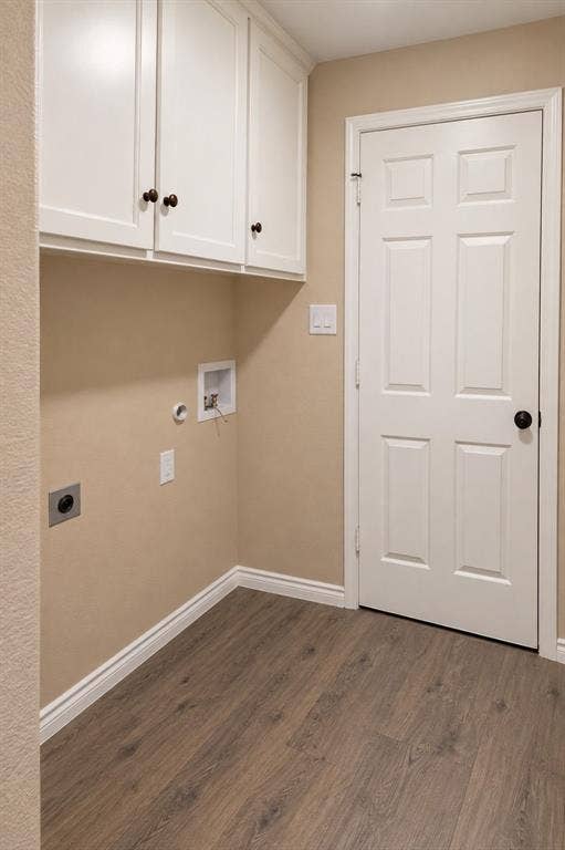 507 Morris Street, Terrell, TX 75160 Laundry room/mudroom.
