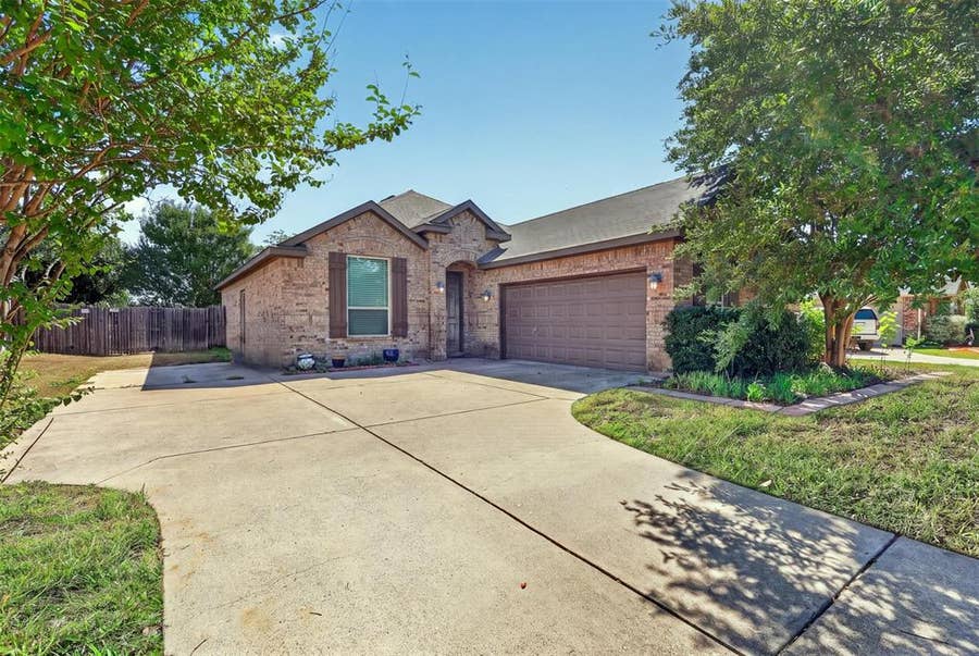 Property photo for 204 Saxon Street, Waxahachie, TX