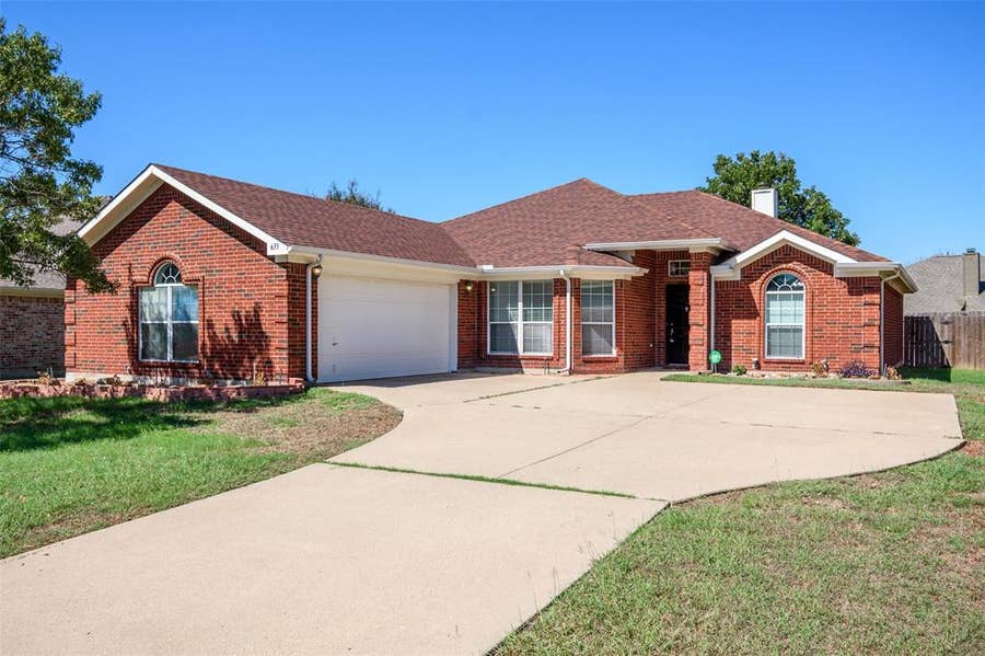 Property photo for 633 Dover Heights Trail, Mansfield, TX