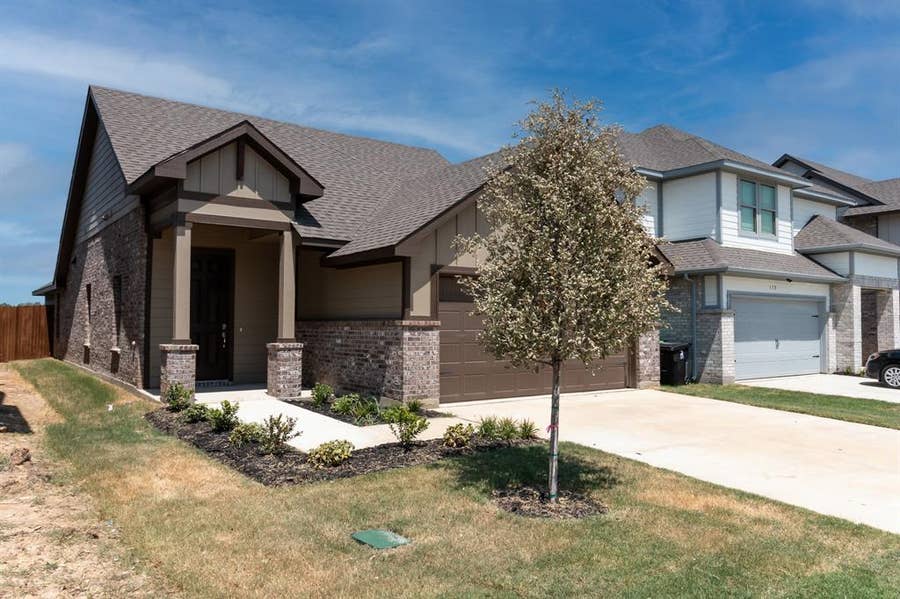 Property photo for 572 Ruthye Lane, Pilot Point, TX