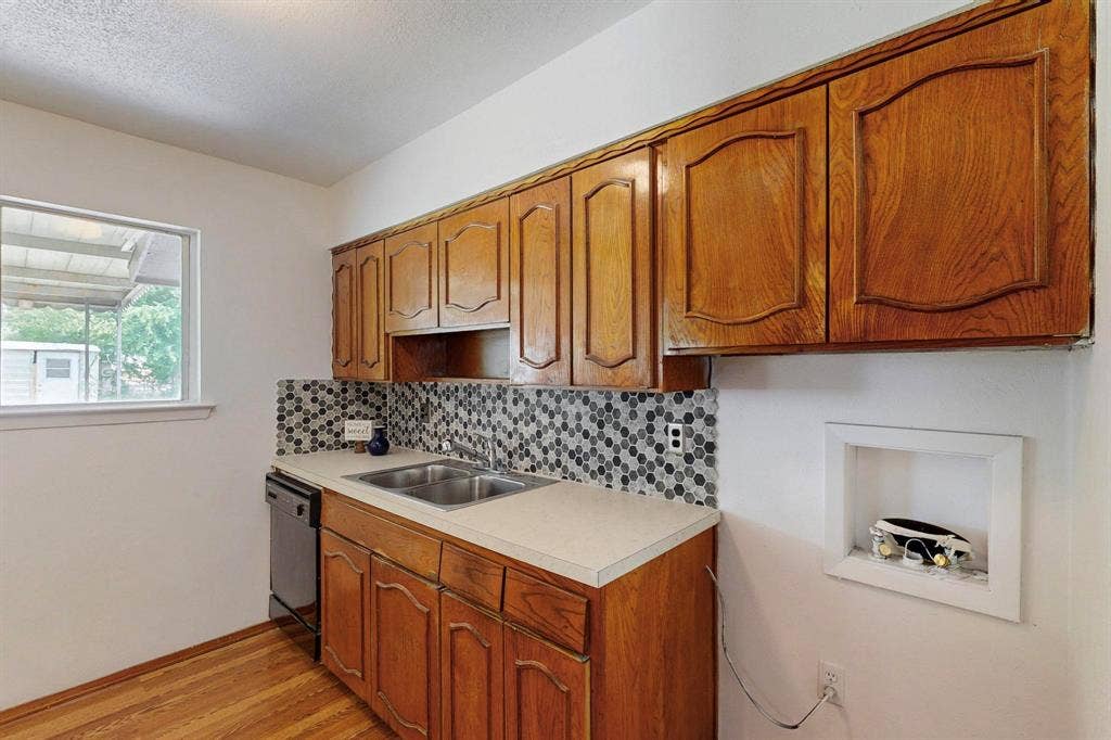 304 NW Summercrest Boulevard, Burleson, TX 76028 304 NW Summercrest Boulevard, Burleson, TX 76028