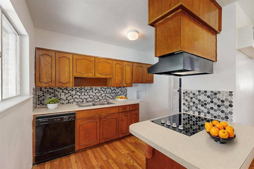 304 NW Summercrest Boulevard, Burleson, TX 76028 *Virtually staged*