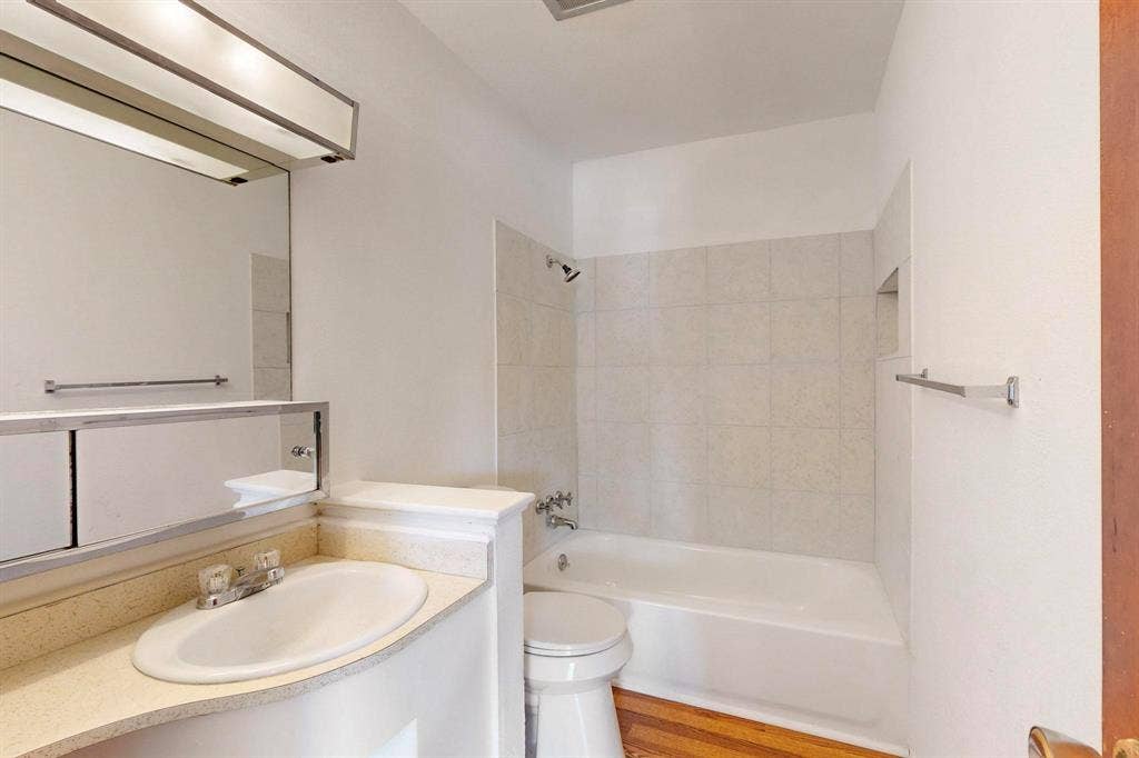 304 NW Summercrest Boulevard, Burleson, TX 76028 304 NW Summercrest Boulevard, Burleson, TX 76028