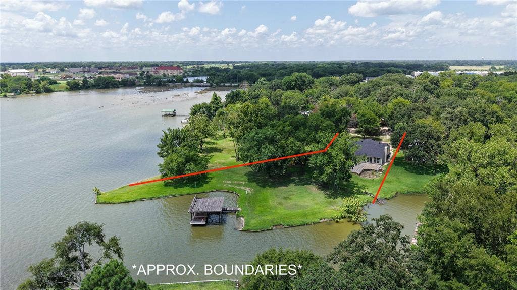 109 Arrow Way, Gun Barrel City, TX 75156 Photo taken when lake is at full pool.