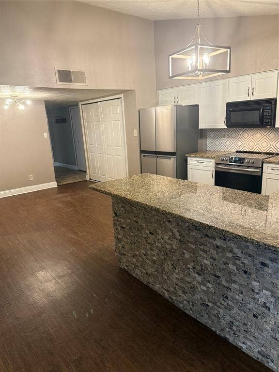 306 Timberleaf Drive, Grand Prairie, TX 75052 306 Timberleaf Drive, Grand Prairie, TX 75052