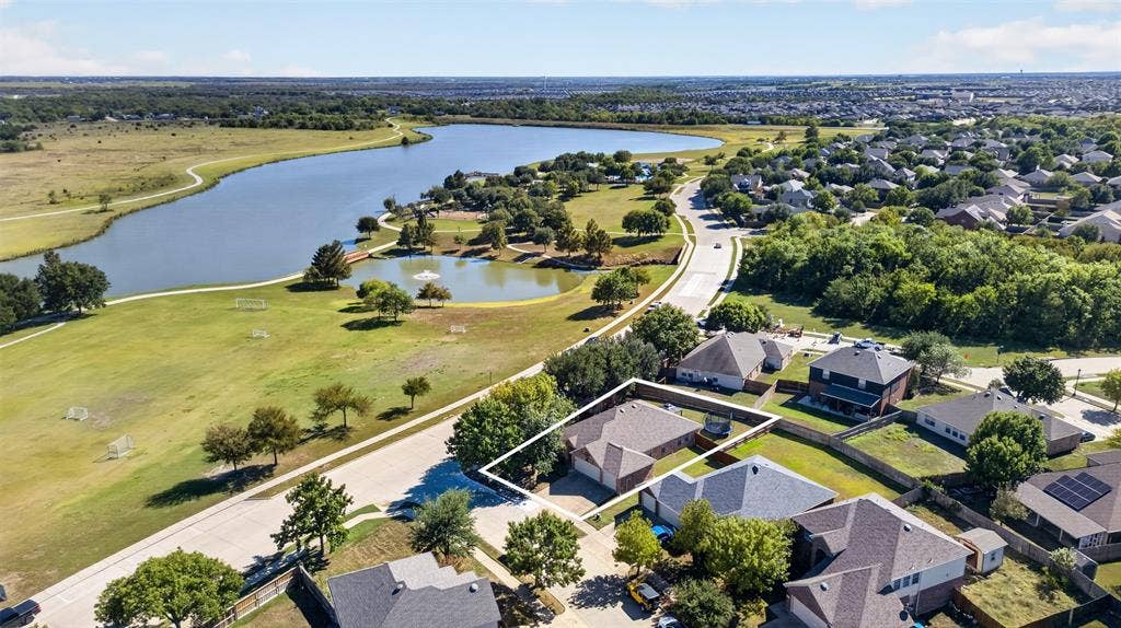 4001 Bridge Water Road, Heartland, TX 75126 4001 Bridge Water Road, Heartland, TX 75126
