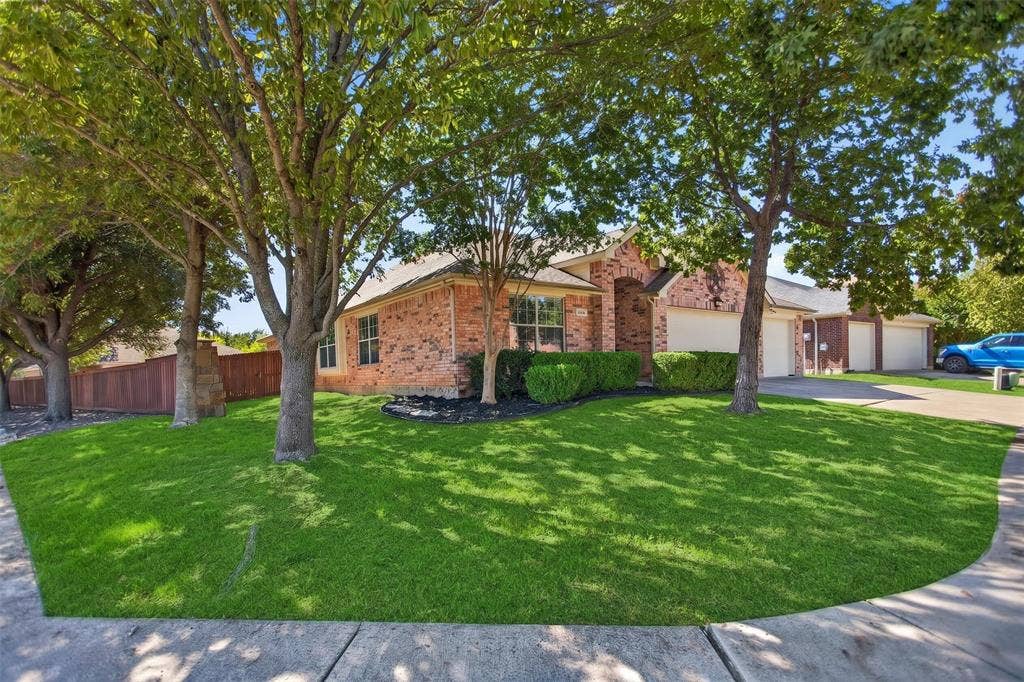 4001 Bridge Water Road, Heartland, TX 75126 4001 Bridge Water Road, Heartland, TX 75126