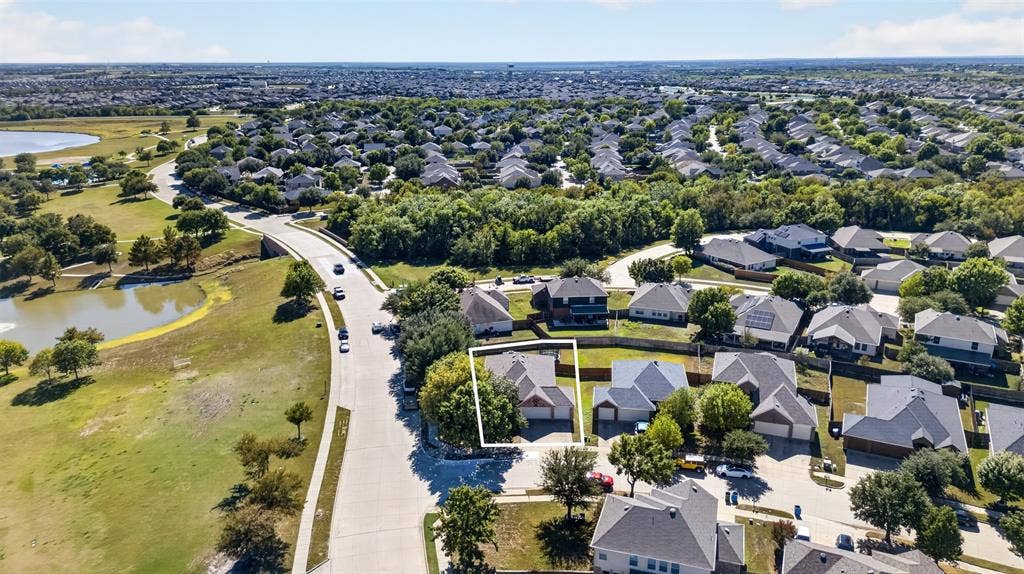 4001 Bridge Water Road, Heartland, TX 75126 4001 Bridge Water Road, Heartland, TX 75126