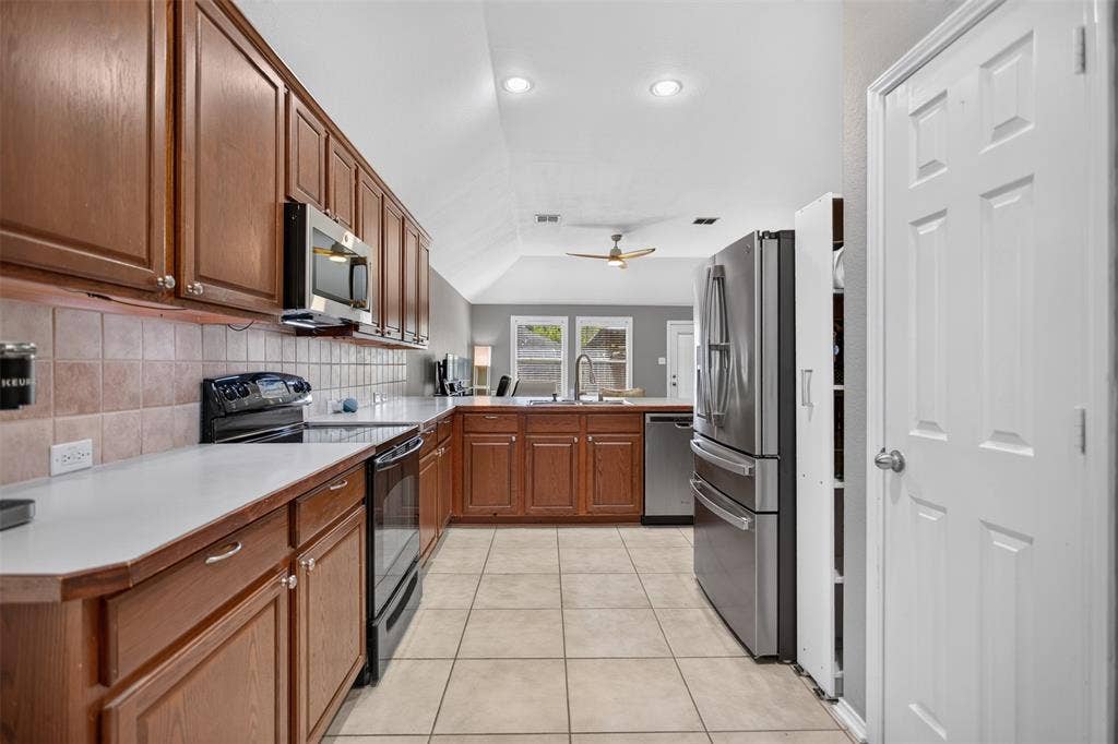 4001 Bridge Water Road, Heartland, TX 75126 4001 Bridge Water Road, Heartland, TX 75126