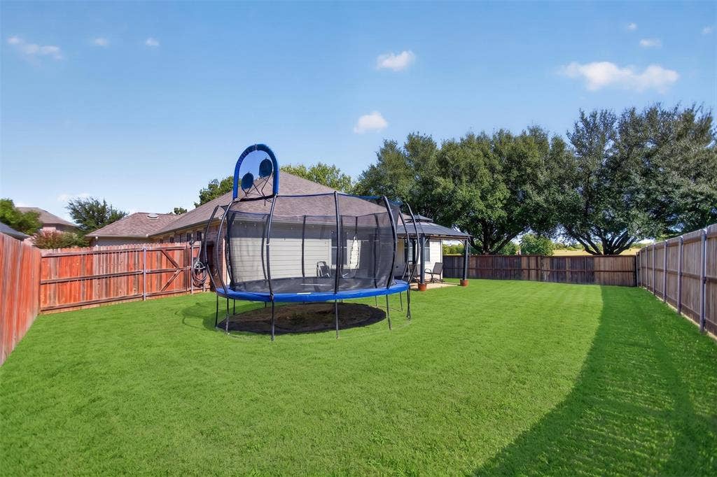 4001 Bridge Water Road, Heartland, TX 75126 4001 Bridge Water Road, Heartland, TX 75126