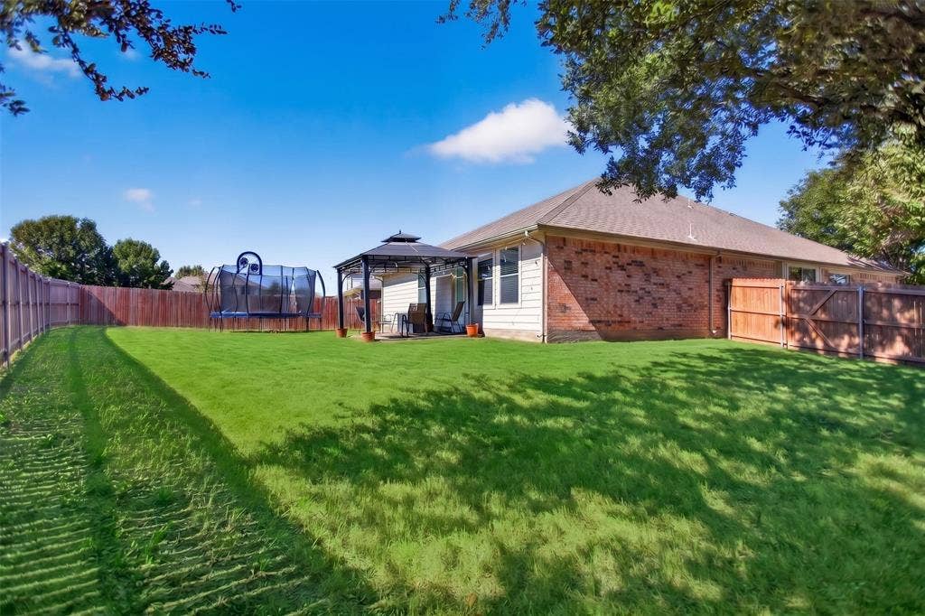 4001 Bridge Water Road, Heartland, TX 75126 Spacious backyard for children and pets