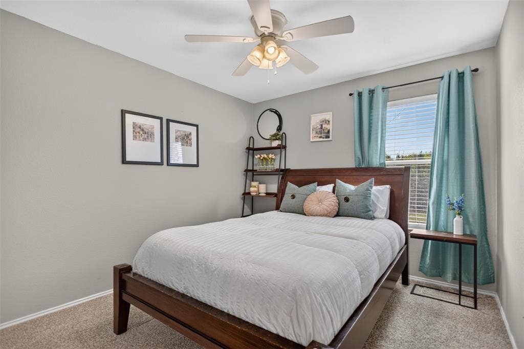 4001 Bridge Water Road, Heartland, TX 75126 Guest room 1