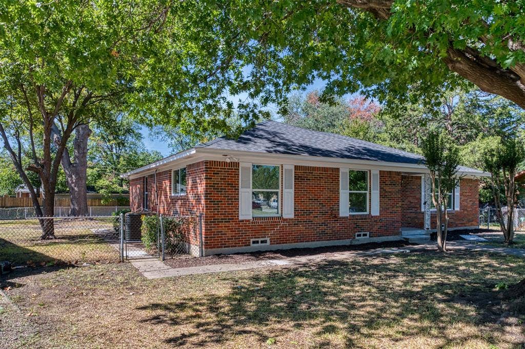 1522 Gillette Circle, Dallas, TX 75217 1522 Gillette Circle, Dallas, TX 75217