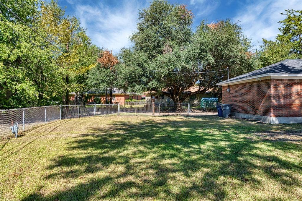 1522 Gillette Circle, Dallas, TX 75217 1522 Gillette Circle, Dallas, TX 75217