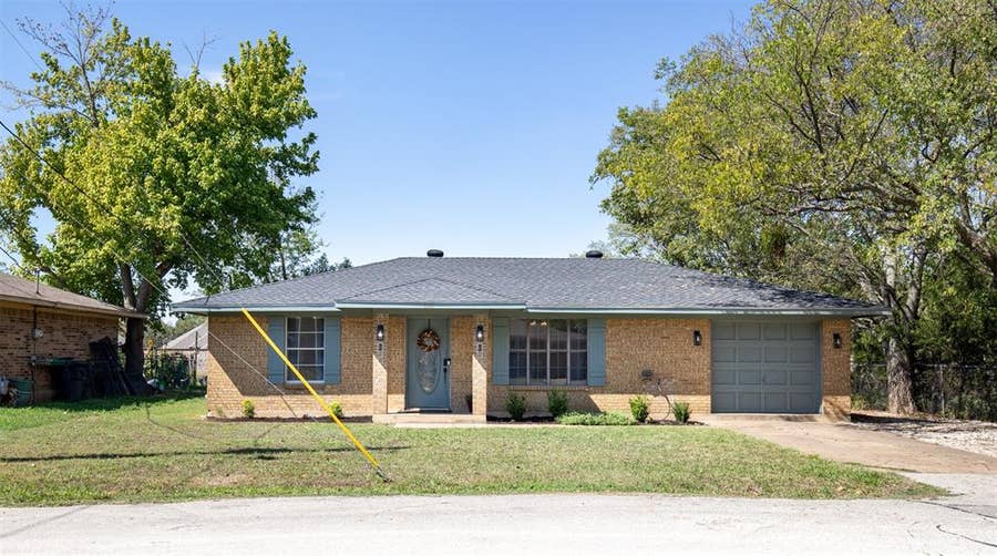 Property photo for 600 Mary Street, Aubrey, TX