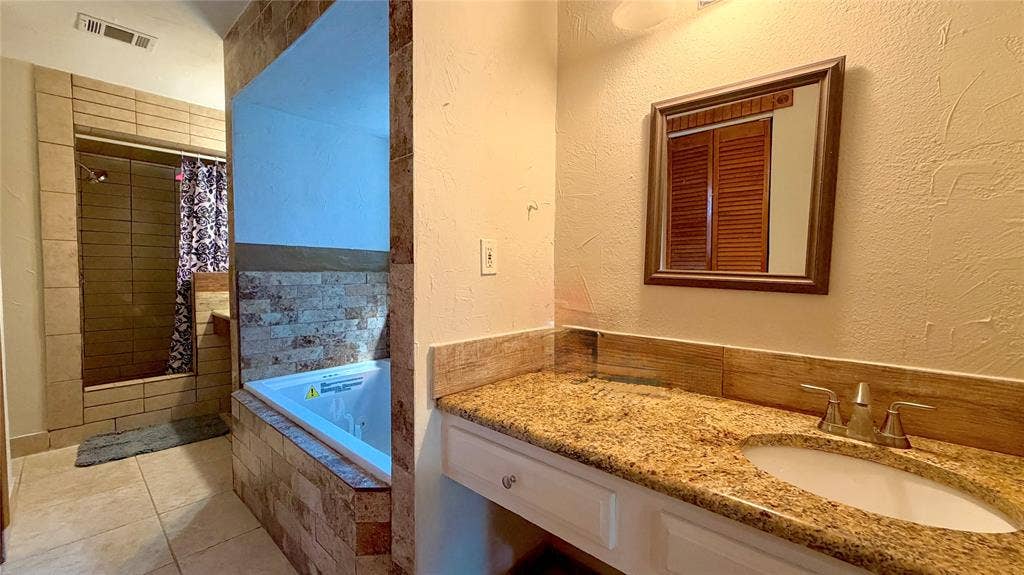 1002 Glenda Street, Terrell, TX 75160