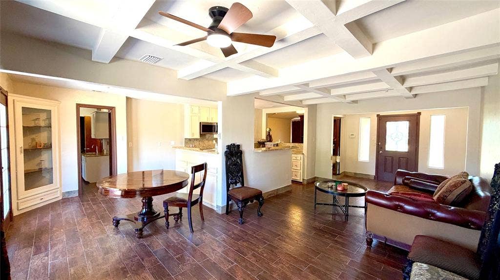 1002 Glenda Street, Terrell, TX 75160