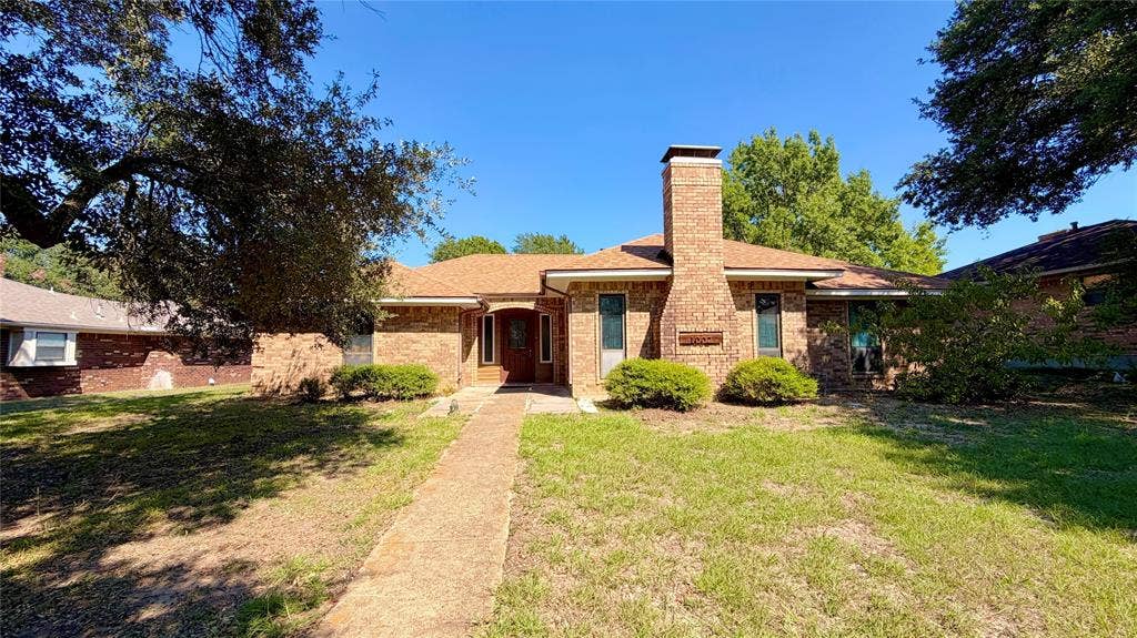 1002 Glenda Street, Terrell, TX 75160