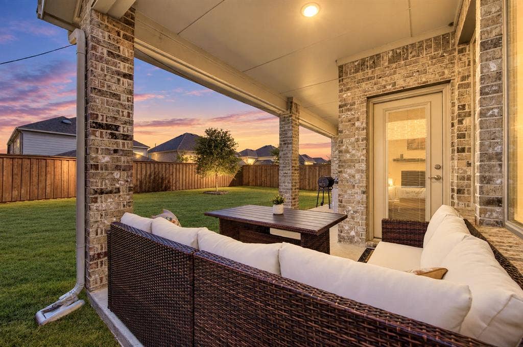 3829 Pearlwood Road, Little Elm, TX 75068 3829 Pearlwood Road, Little Elm, TX 75068
