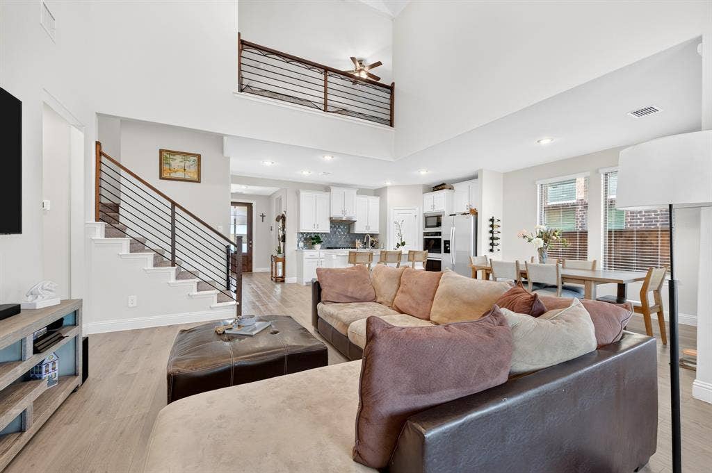 3829 Pearlwood Road, Little Elm, TX 75068 3829 Pearlwood Road, Little Elm, TX 75068
