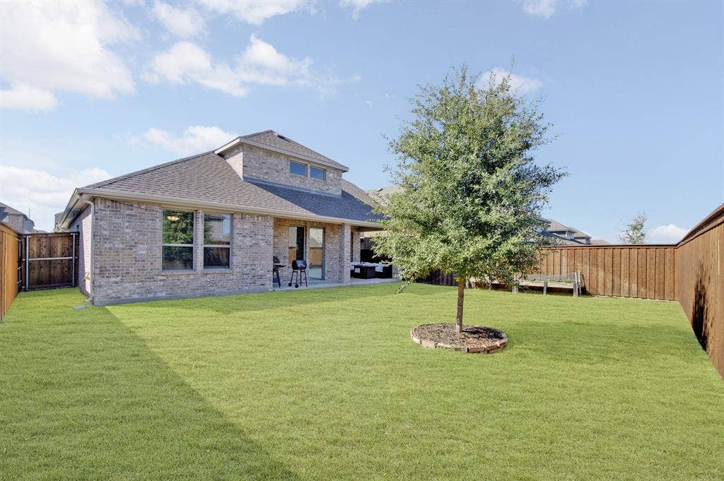 3829 Pearlwood Road, Little Elm, TX 75068 3829 Pearlwood Road, Little Elm, TX 75068