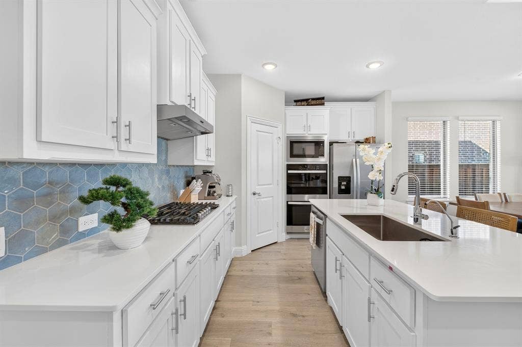 3829 Pearlwood Road, Little Elm, TX 75068 3829 Pearlwood Road, Little Elm, TX 75068