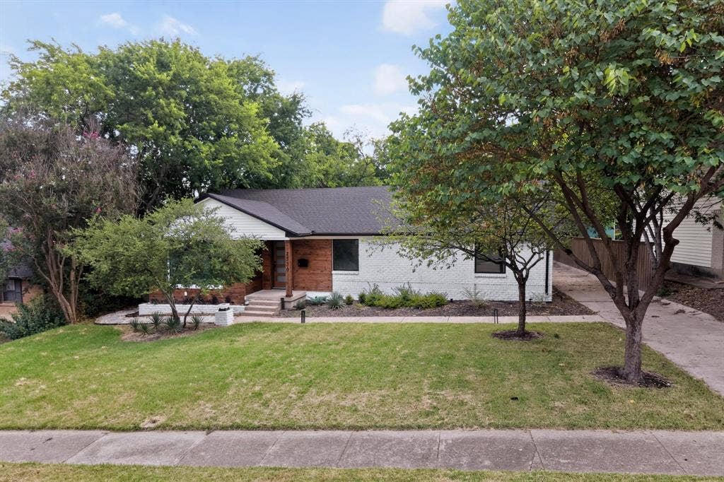 2330 Cody Drive, Dallas, TX 75228 2330 Cody Drive, Dallas, TX 75228