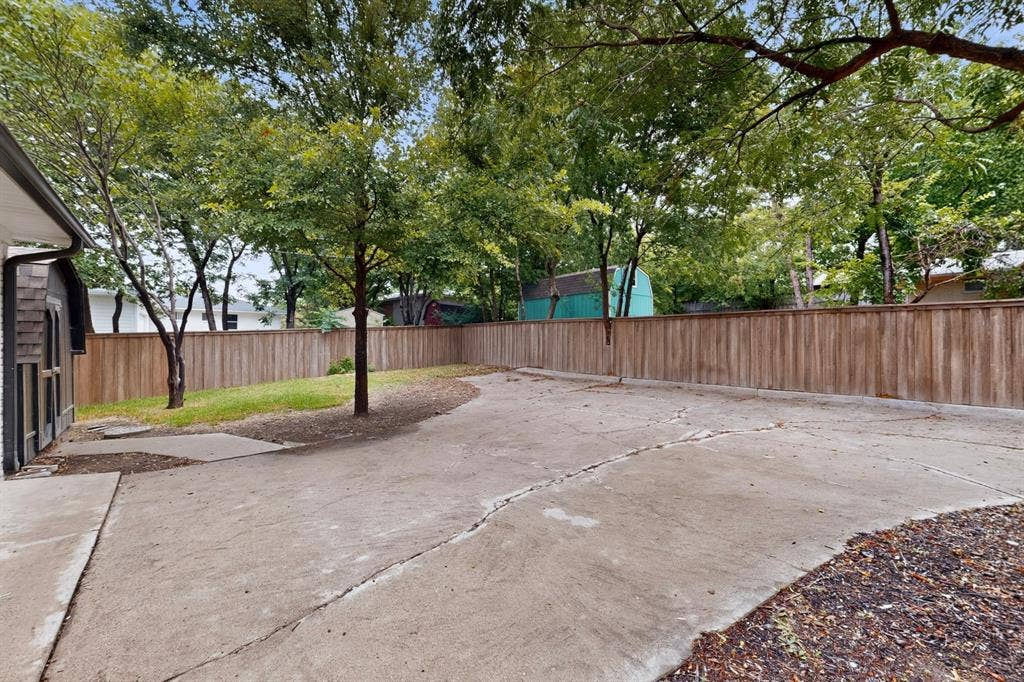 2330 Cody Drive, Dallas, TX 75228 2330 Cody Drive, Dallas, TX 75228