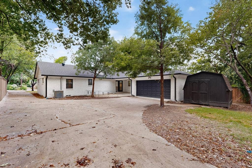 2330 Cody Drive, Dallas, TX 75228 2330 Cody Drive, Dallas, TX 75228