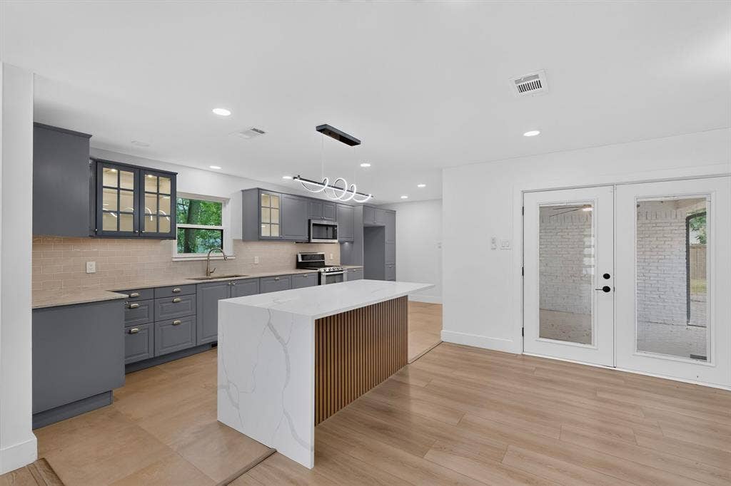 2330 Cody Drive, Dallas, TX 75228 2330 Cody Drive, Dallas, TX 75228