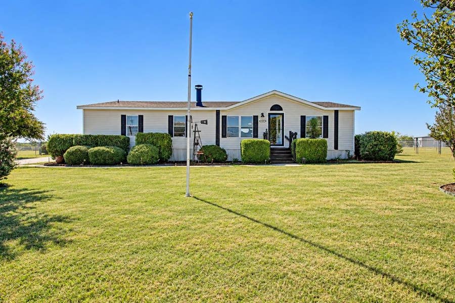 Property photo for 6305 Friesian Drive, Godley, TX
