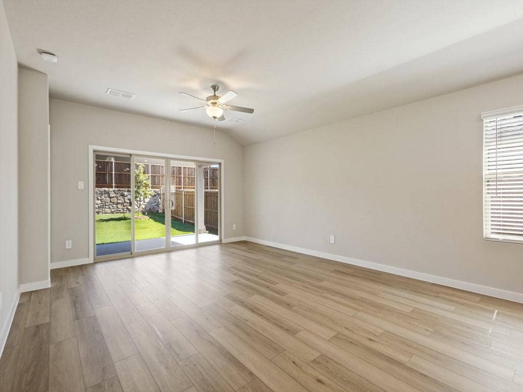 6207 Castamere Drive, Princeton, TX 75071 Nice and airy living area with sliding doors