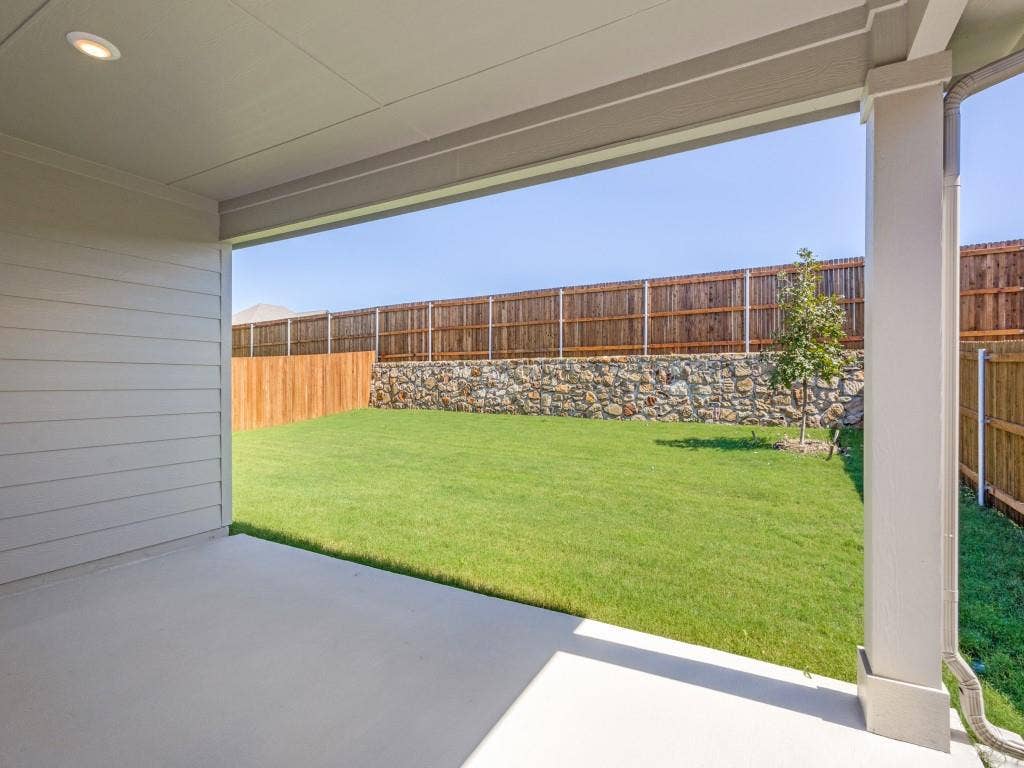 6207 Castamere Drive, Princeton, TX 75071 Huge covered patio