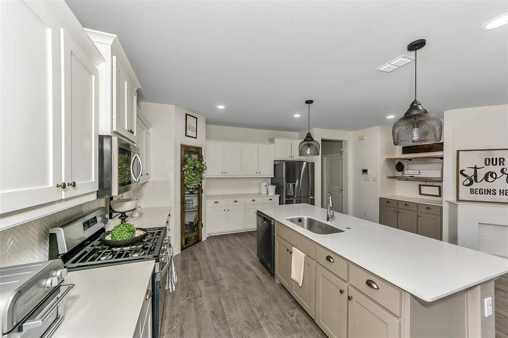232 Drumcliffe Drive, Fort Worth, TX 76052