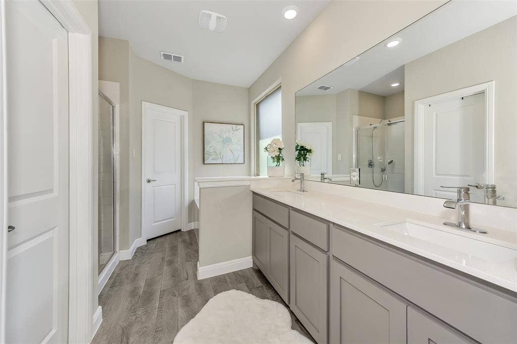 232 Drumcliffe Drive, Fort Worth, TX 76052