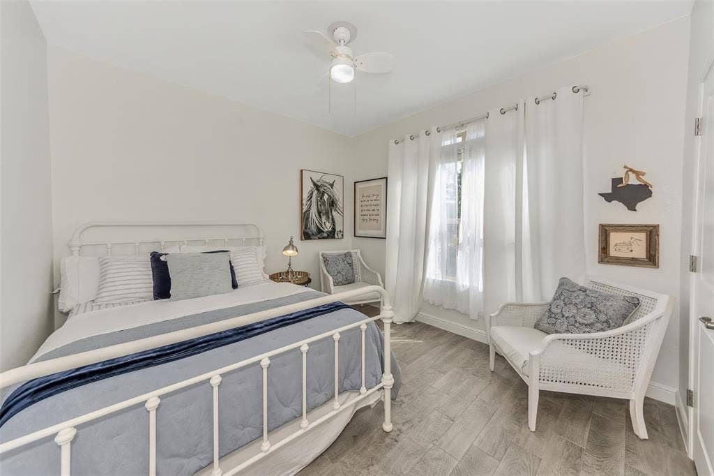 232 Drumcliffe Drive, Fort Worth, TX 76052