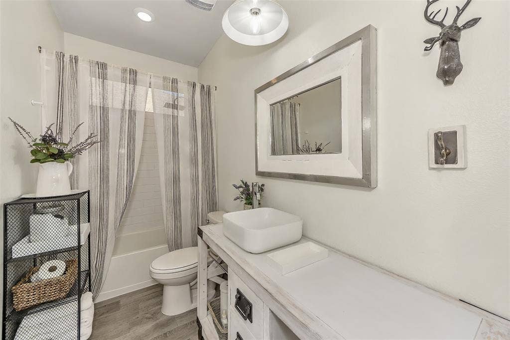 232 Drumcliffe Drive, Fort Worth, TX 76052