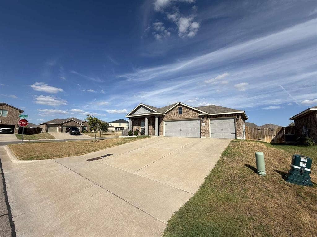 2800 Brosnan Road, Waco, TX 76655 2800 Brosnan Road, Waco, TX 76655