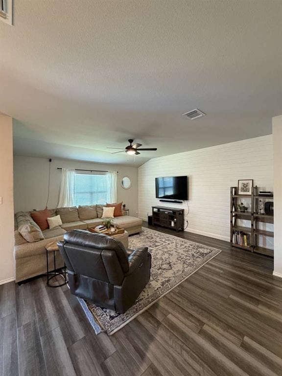 2800 Brosnan Road, Waco, TX 76655 2800 Brosnan Road, Waco, TX 76655