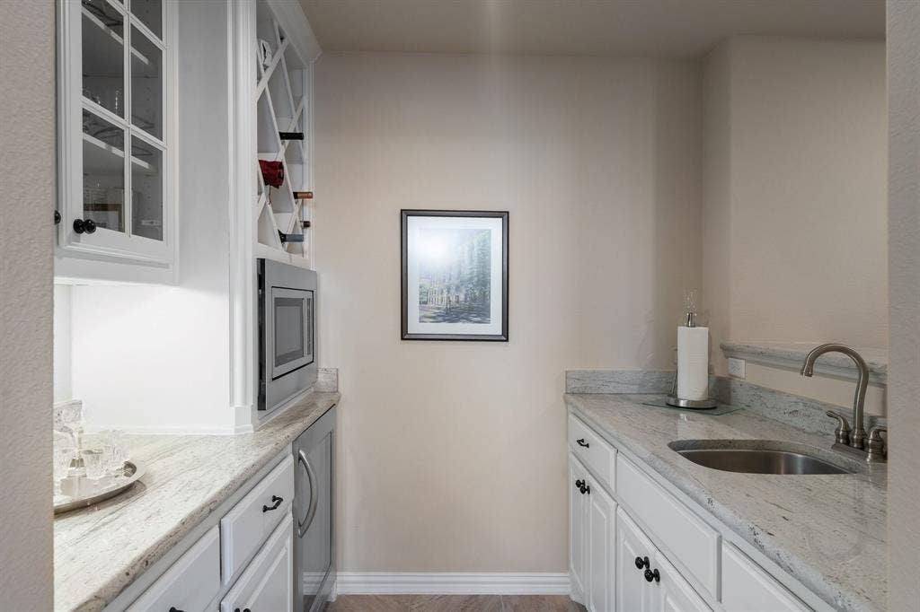 5723 Waterview Drive, Irving, TX 75039 5723 Waterview Drive, Irving, TX 75039
