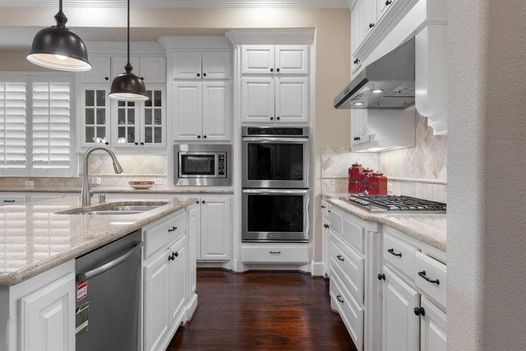 5723 Waterview Drive, Irving, TX 75039 5723 Waterview Drive, Irving, TX 75039