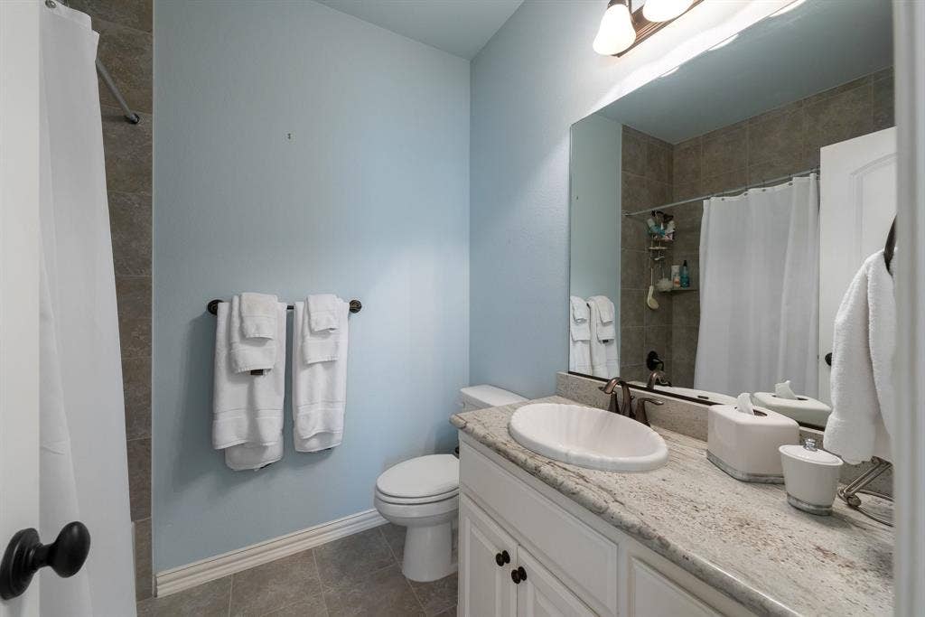 5723 Waterview Drive, Irving, TX 75039 5723 Waterview Drive, Irving, TX 75039