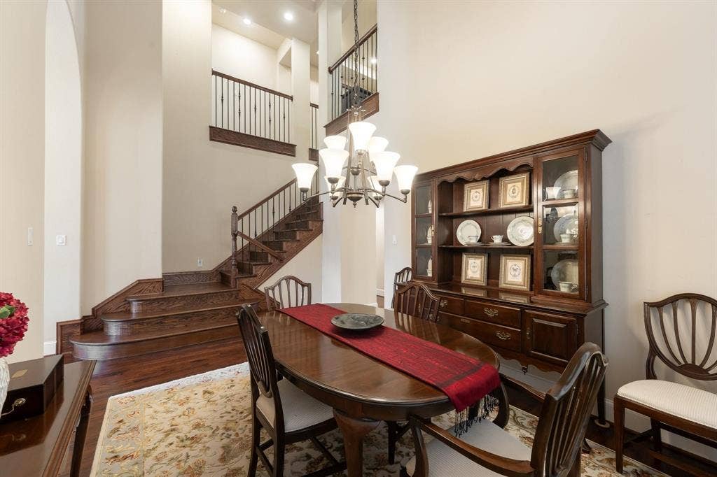 5723 Waterview Drive, Irving, TX 75039 5723 Waterview Drive, Irving, TX 75039