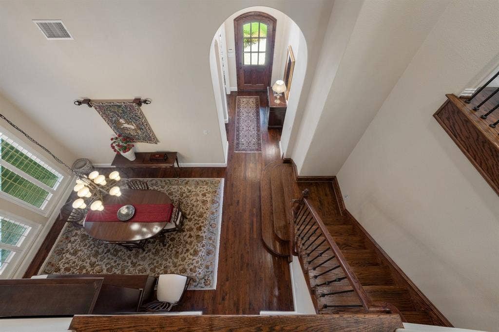 5723 Waterview Drive, Irving, TX 75039 5723 Waterview Drive, Irving, TX 75039