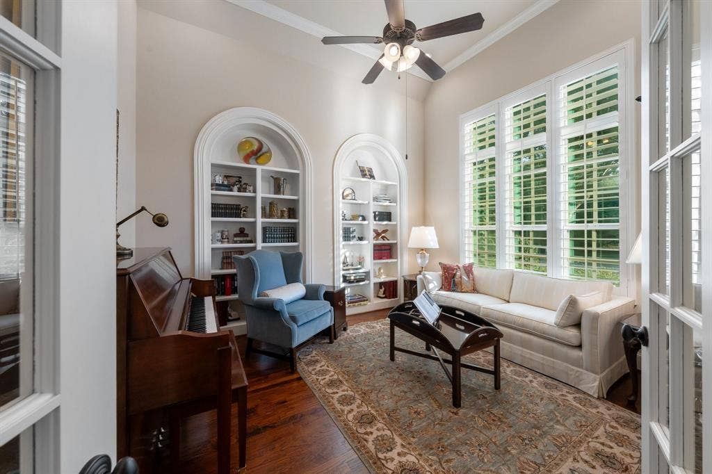 5723 Waterview Drive, Irving, TX 75039 5723 Waterview Drive, Irving, TX 75039