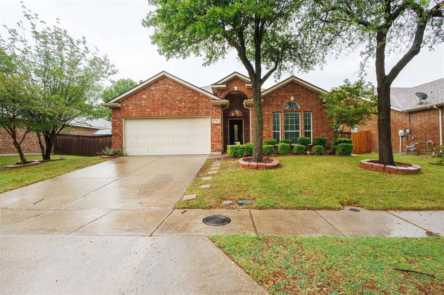 Property photo for 7048 Summit Parc Drive, Dallas, TX